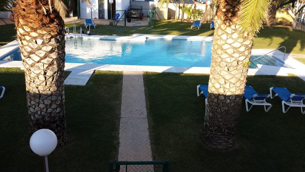 Hostal Las Parcelas Conil De La Frontera Exterior photo